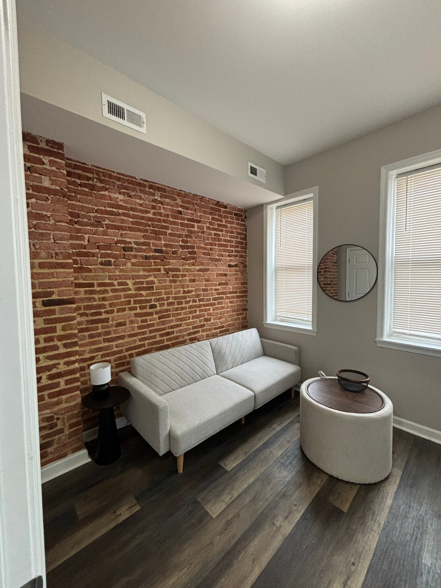 Building Photo - 1151 Myrtle Ave