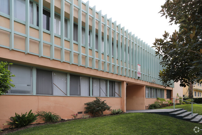 Building Photo - Buckingham Apartments