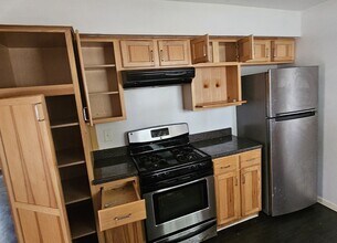 Building Photo - 3303 Roaming Woods Ln