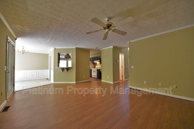 Building Photo - 950 Hillary Ln