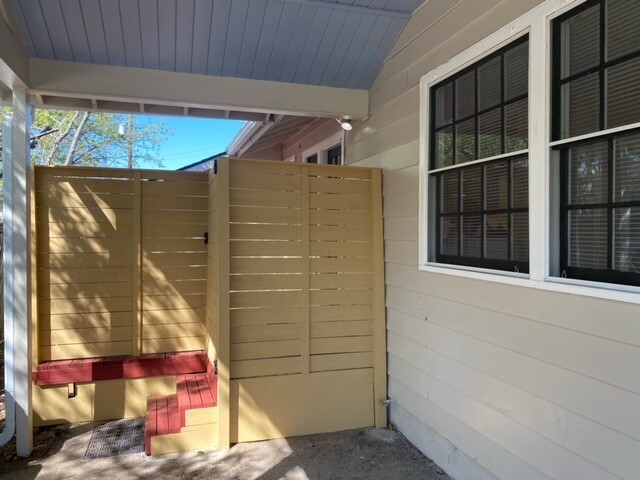 Building Photo - 1808 W 38th St