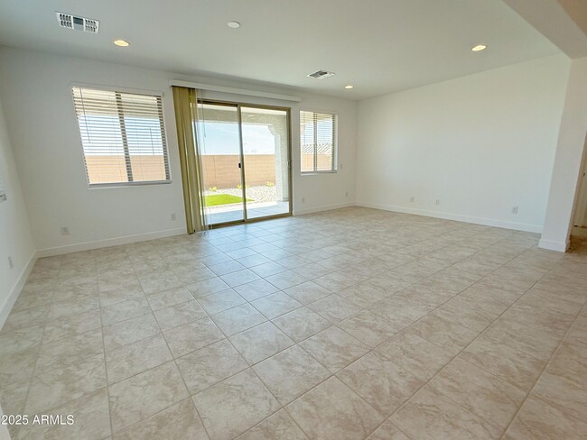 Building Photo - 14807 W Soft Wind Dr