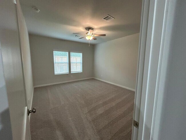 Building Photo - 7850 Alset Dr