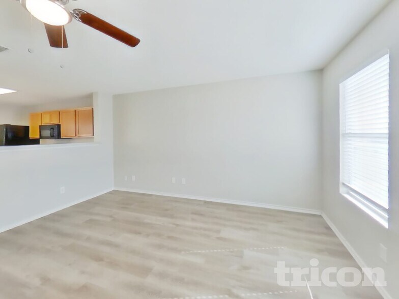 Building Photo - 7715 Shining Glow