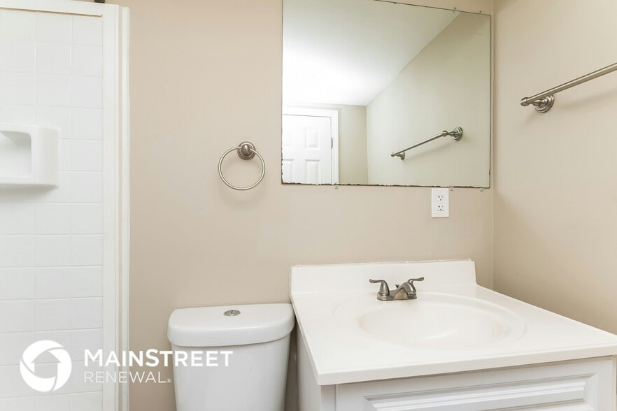 Building Photo - 2180 Castle Royale Dr