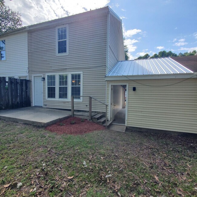 Building Photo - 18 Somerset Pkwy