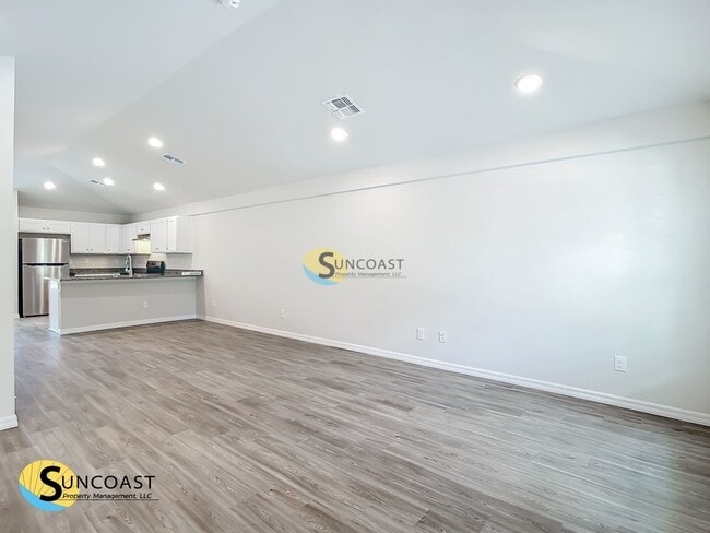 Building Photo - 11048 Reims Ave