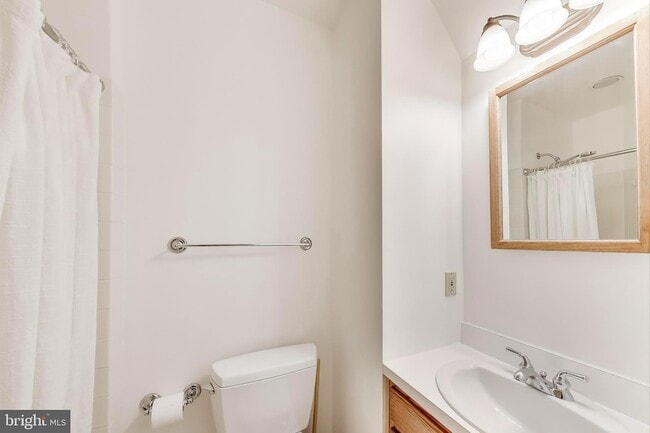Building Photo - 1325 Chetworth Ct