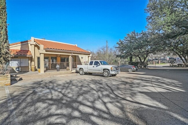 Building Photo - 4777 Cedar Springs Rd