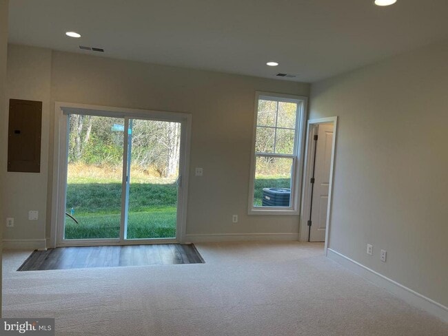 Primary Photo - 127 Wake Robin Ct