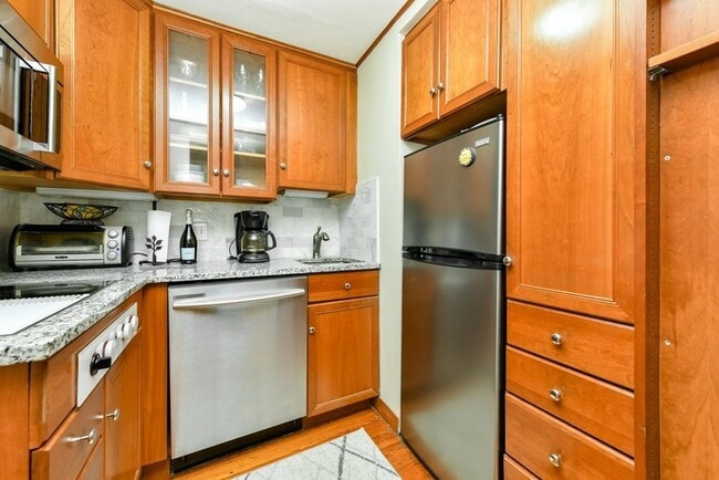 Primary Photo - 47 Beacon St
