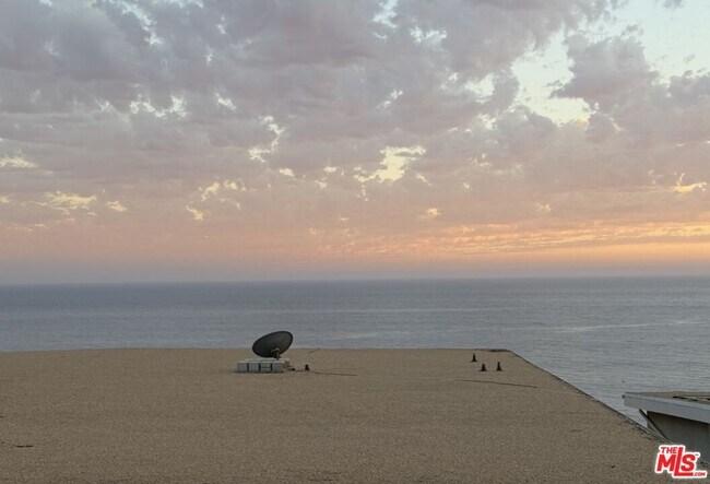 Building Photo - 18069 Coastline Dr