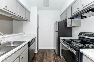 Building Photo - 4400 Memorial Dr