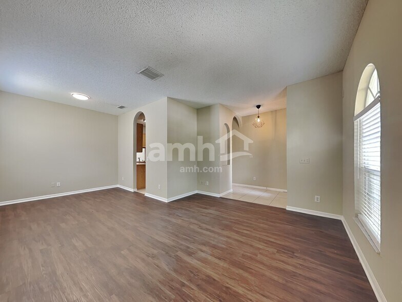 Building Photo - 1345 Brooke View Dr