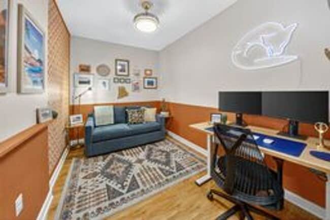 Building Photo - Stunning 1BR/ 1BA Condo with Den and Garag...