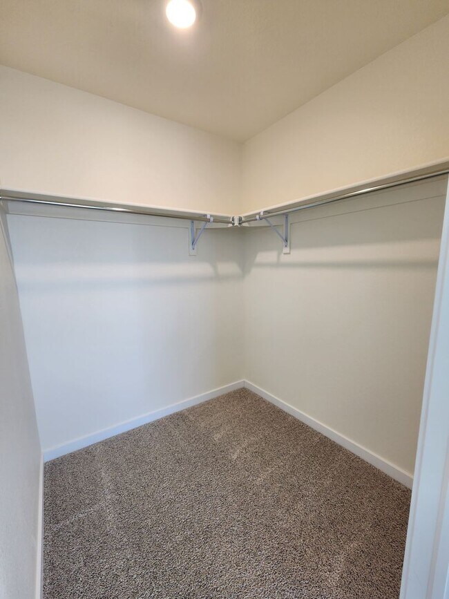Building Photo - Stunning New Build In Wide Open Bennett!