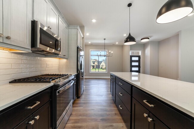 Building Photo - 1211 Shallow Ridge Cir
