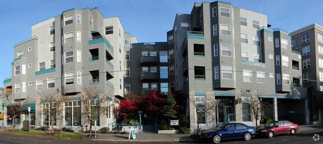 Building Photo - Lee Plaza Apartments