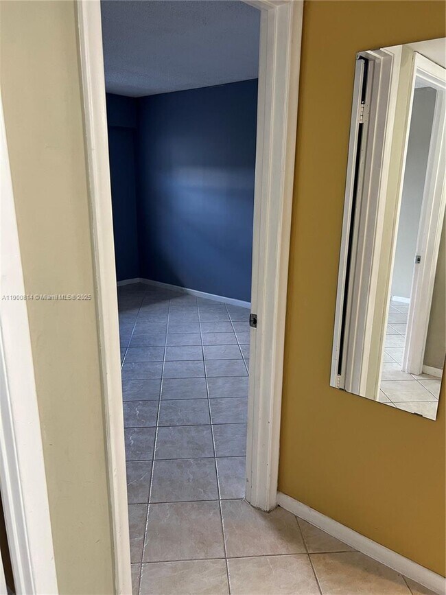 Building Photo - 13550 SW 6th Ct