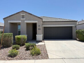 Building Photo - Beautiful Newer 4 Bedroom 3 Bathroom Anthem at Merrill Ranch Home!
