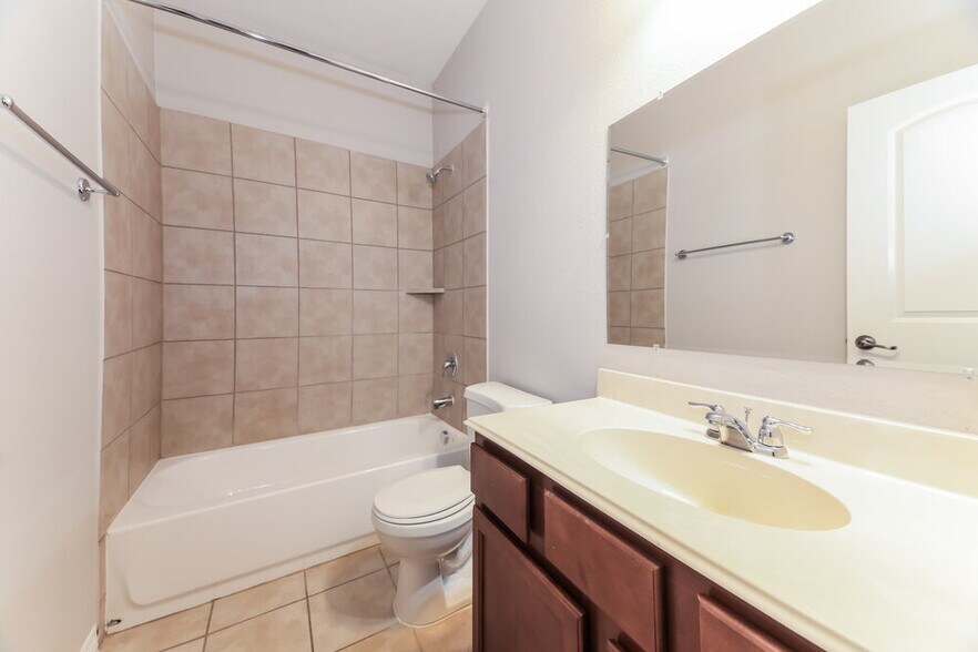 Building Photo - 1208 Songbird Dr