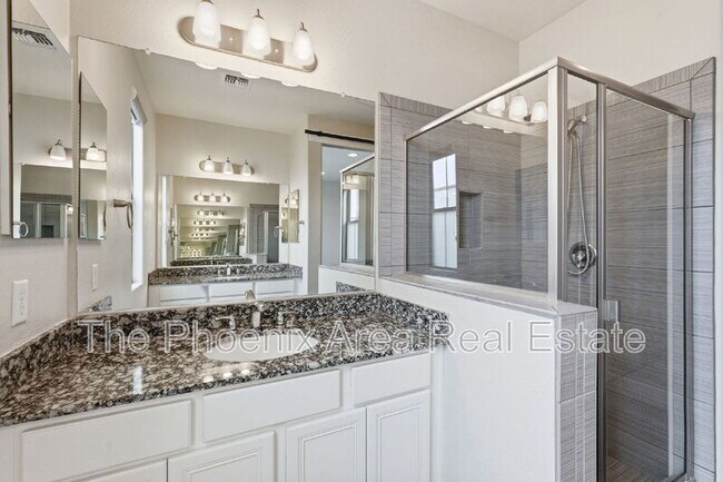 Building Photo - 2090 S Dorsey Ln