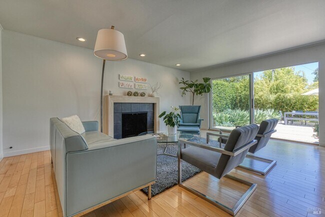 Building Photo - 1704 San Anselmo Ave