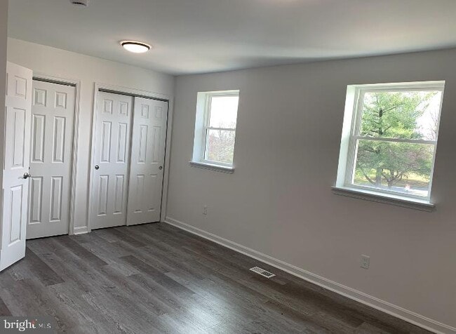 Building Photo - 2005 Wintergreen Pl