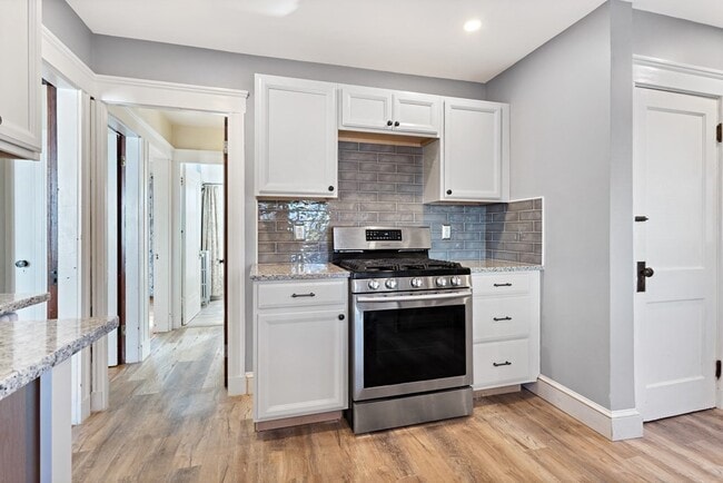 Building Photo - 64 Beaumont St