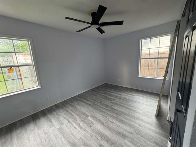 Building Photo - 821 Travis St