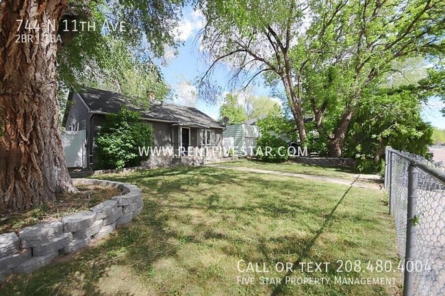 Building Photo - 744 N 11th Ave