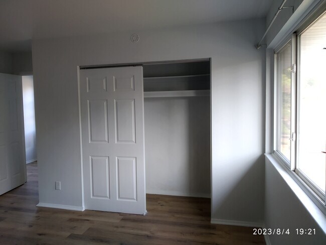 Building Photo - 3601 Kenbrooke Ct