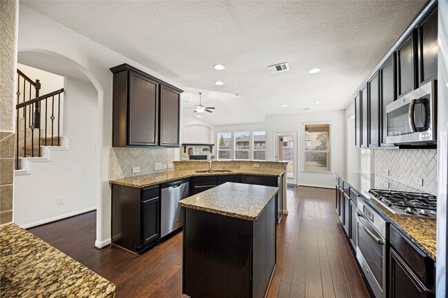 Building Photo - 16726 Sycamore Bend Dr