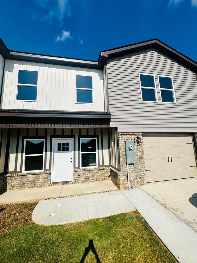 Building Photo - 226 Beau Claire Cir