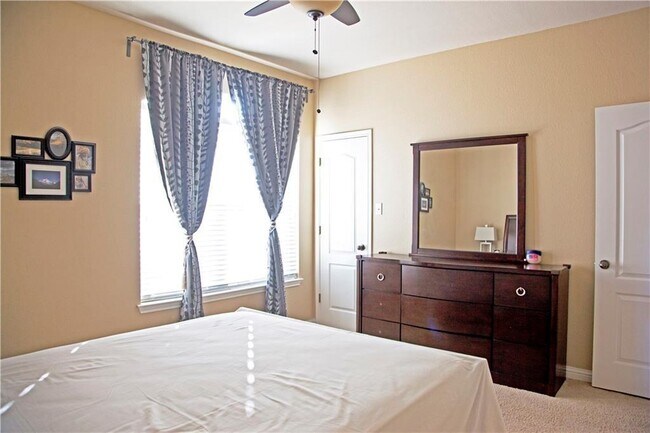 Building Photo - 305 Arrowhead Trail