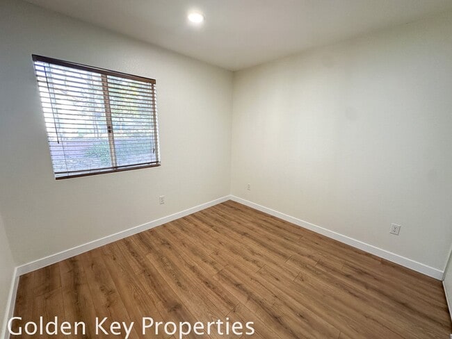 Building Photo - Move-In Ready 3-Bedroom Home in Vista!