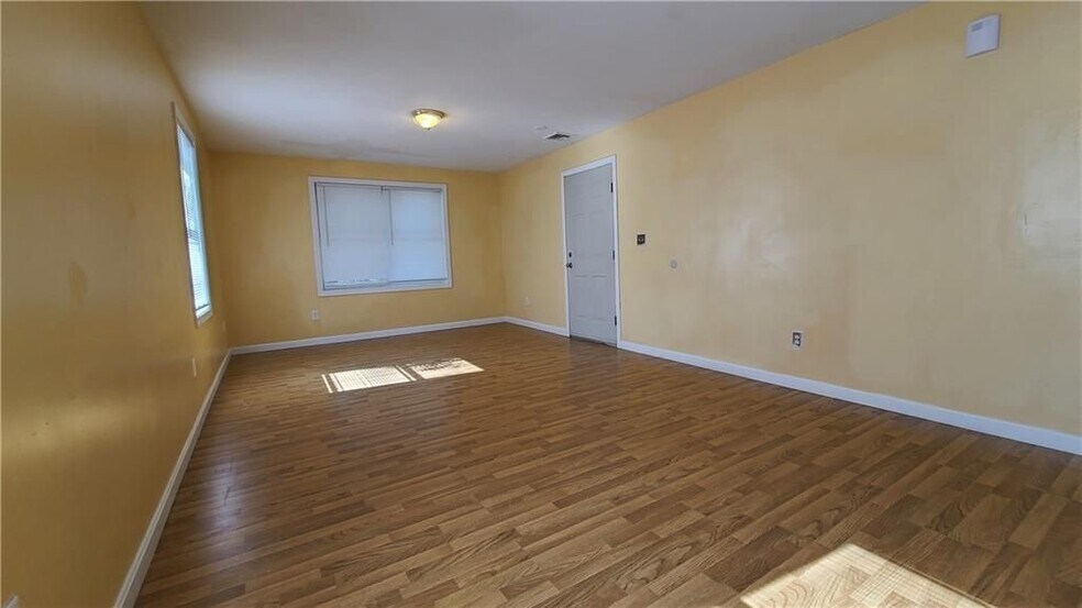 Building Photo - 235 Wadsworth St