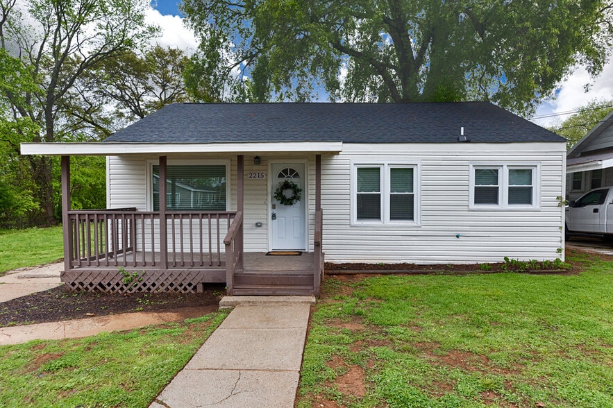 Primary Photo - 2215 Bell Ave NW