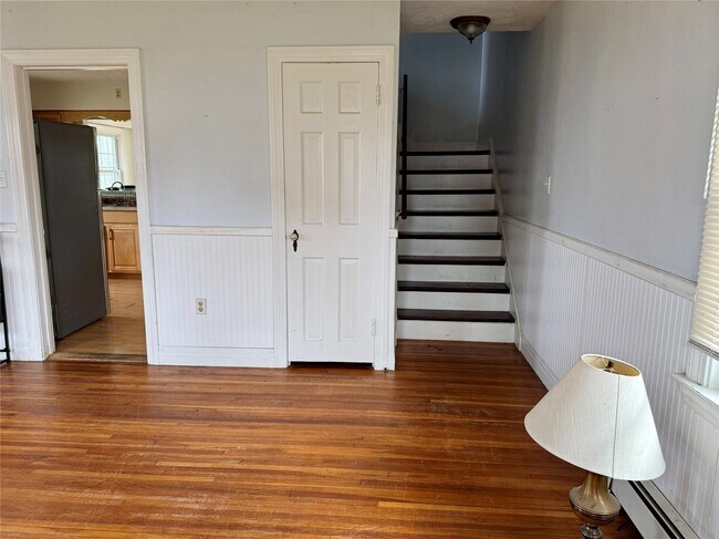 Building Photo - 8424 E Lake Rd