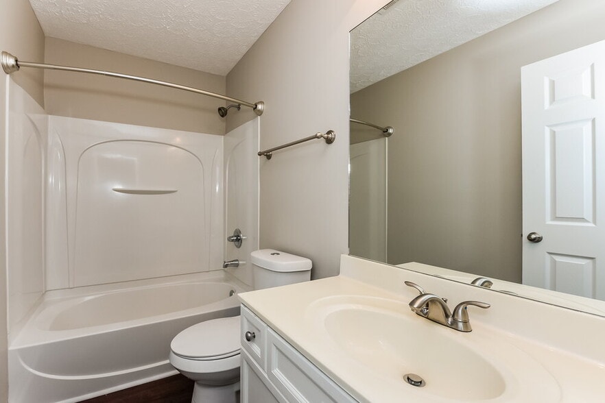 Building Photo - 7245 Legacy Dr