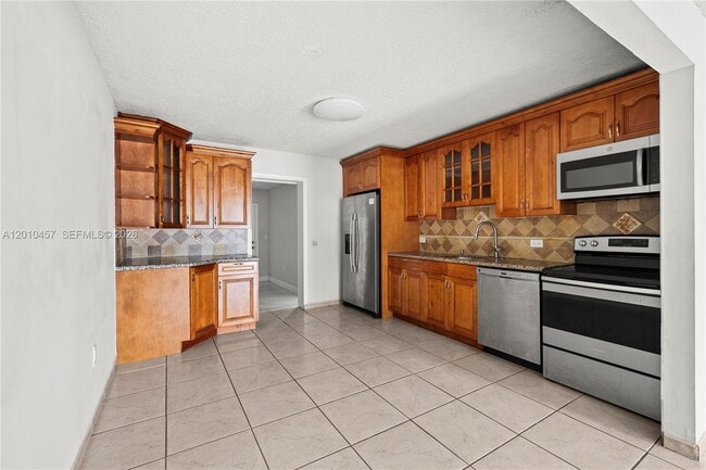 Building Photo - 1800 SW 97th Ave