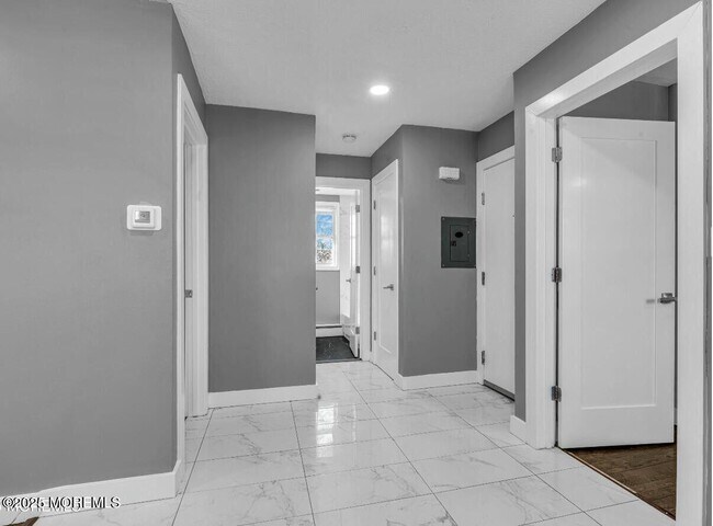 Building Photo - 364 Westwood Ave