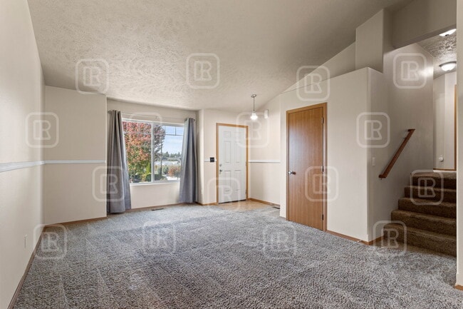 Building Photo - 1526 N Coach Dr
