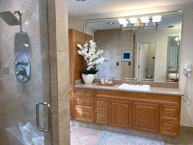 Building Photo - 794 Spring Lake Dr