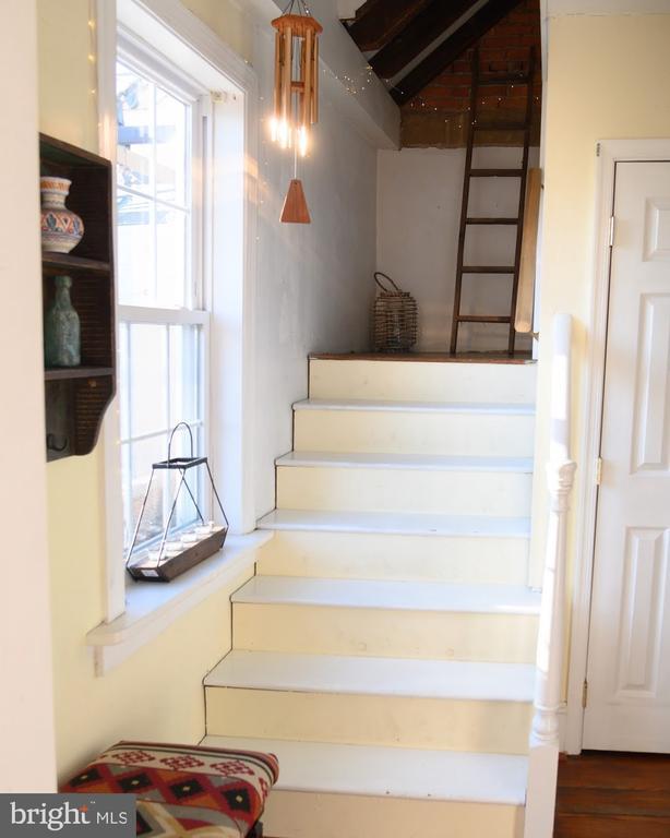 Building Photo - 120 Delaware St