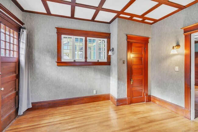 Building Photo - 46 Highland Terrace