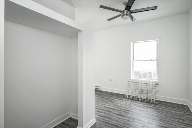 Building Photo - 1518 Ridge Ave