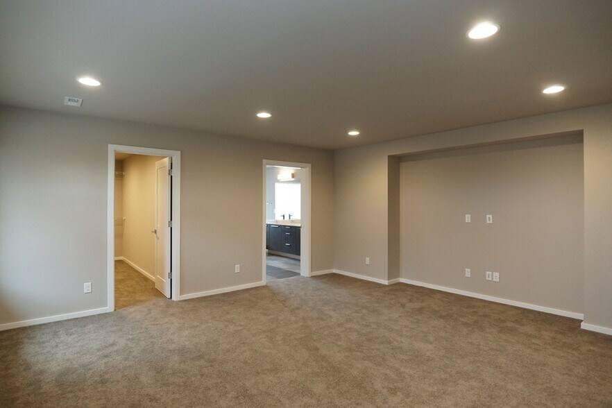 Building Photo - 23068 Alder Ln SE