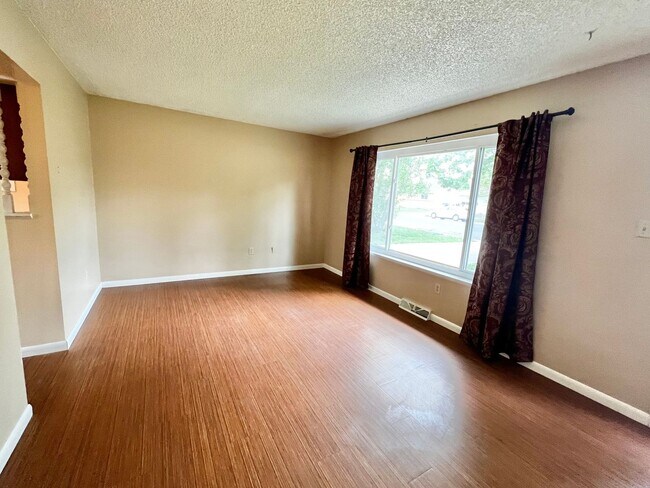 Building Photo - Adorable 3 bed 1 bath home in Fort Collins!