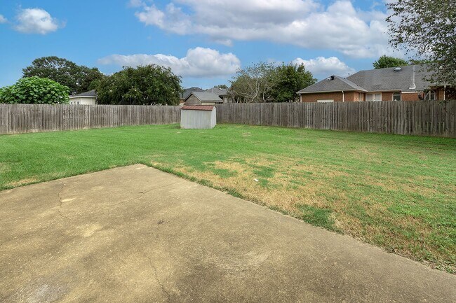 Building Photo - Home in Prattville